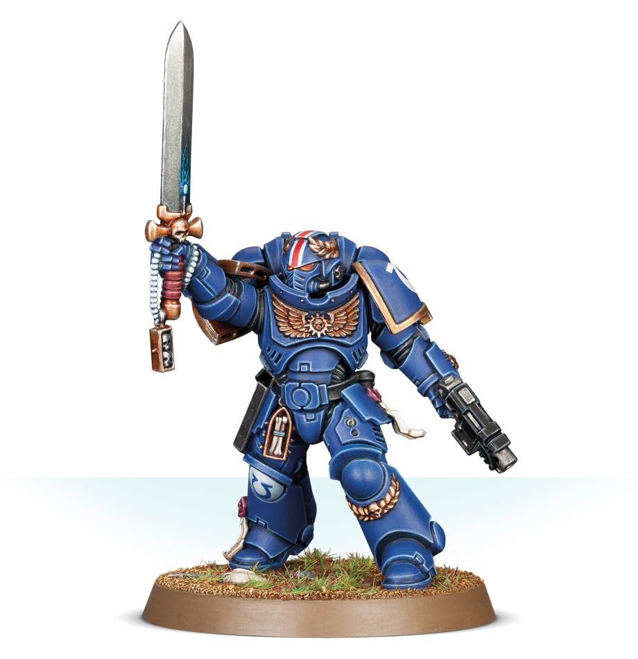 Warhammer: 40K - Space Marines - Primaris Lieutenant with Power Sword